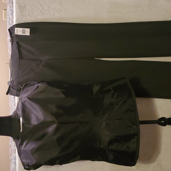 Tahari Pantsuit (does not include necklace) - Picture 6 of 16